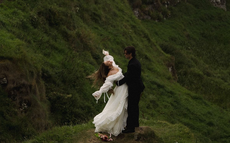 Давай забудем всё и сбежим